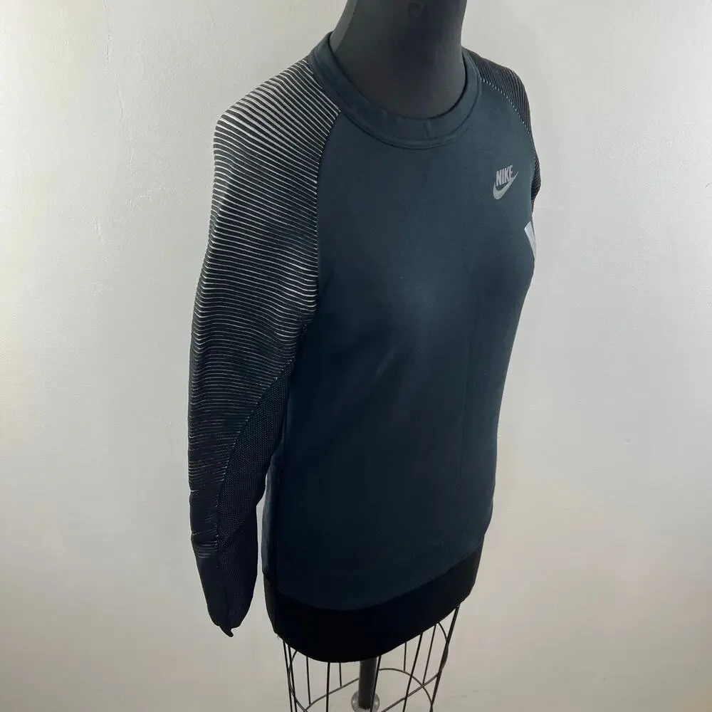NIKE Size XS NEW